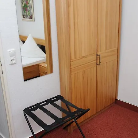 Hessischer Hof Отель Бад-Карлсхафен